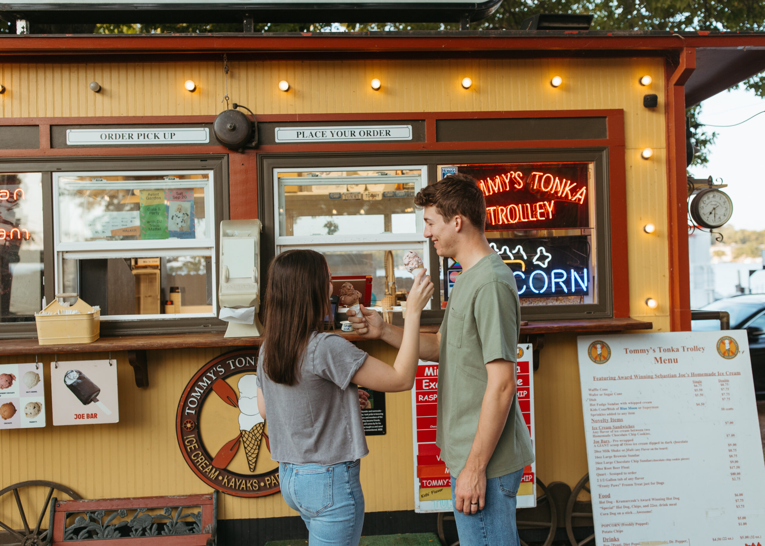 excelsior minnesota engagement session