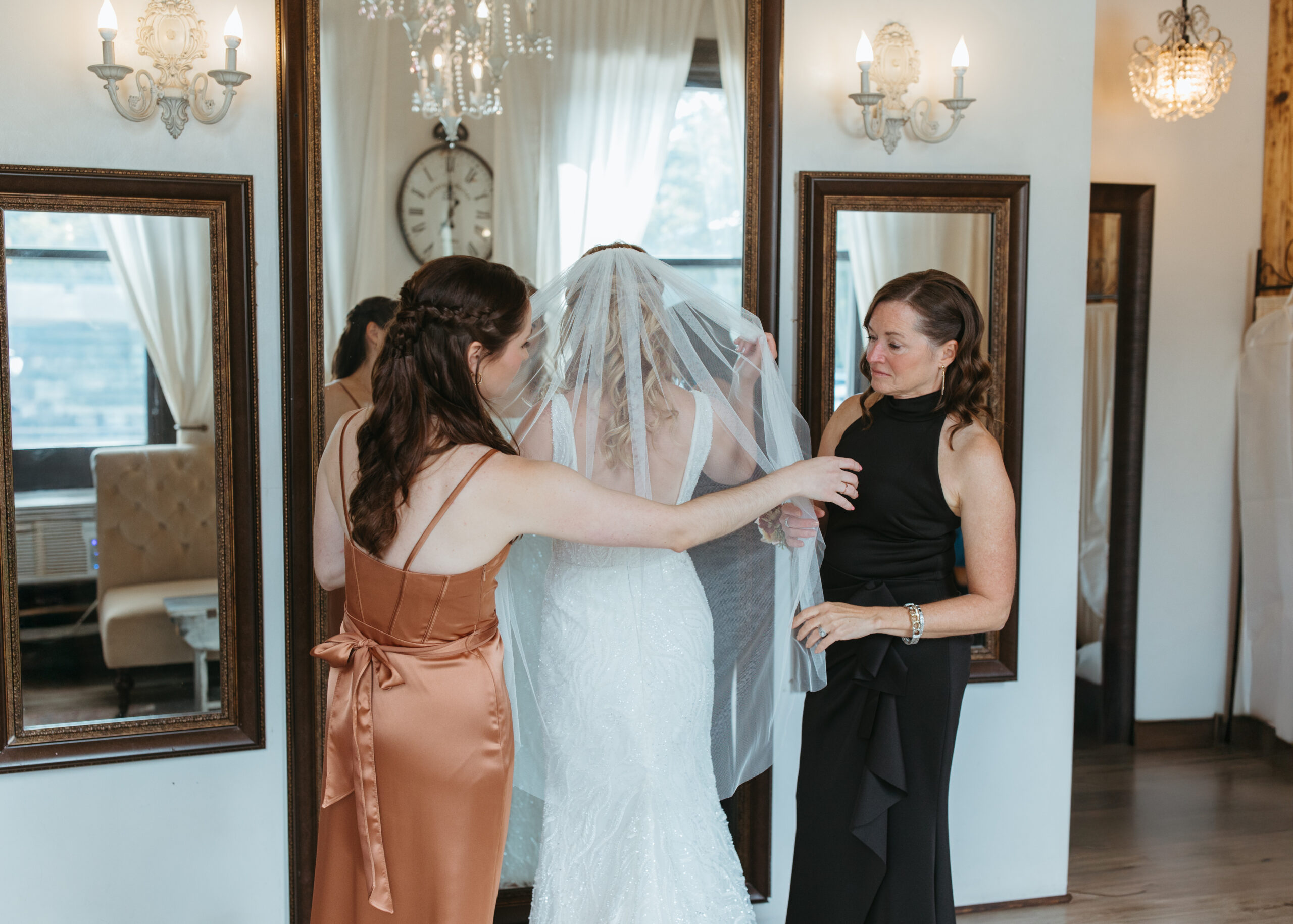 bride getting ready at Loft 214 in Stillwater Minnesota